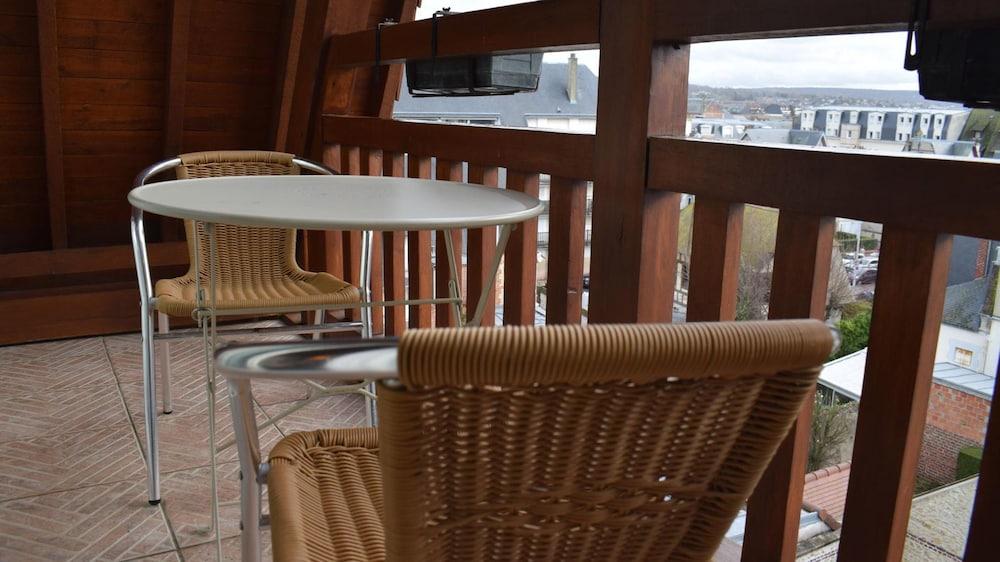 Le Trophee Boutique Hotel Spa- La Loggia Appart'Hotel Deauville Exterior foto