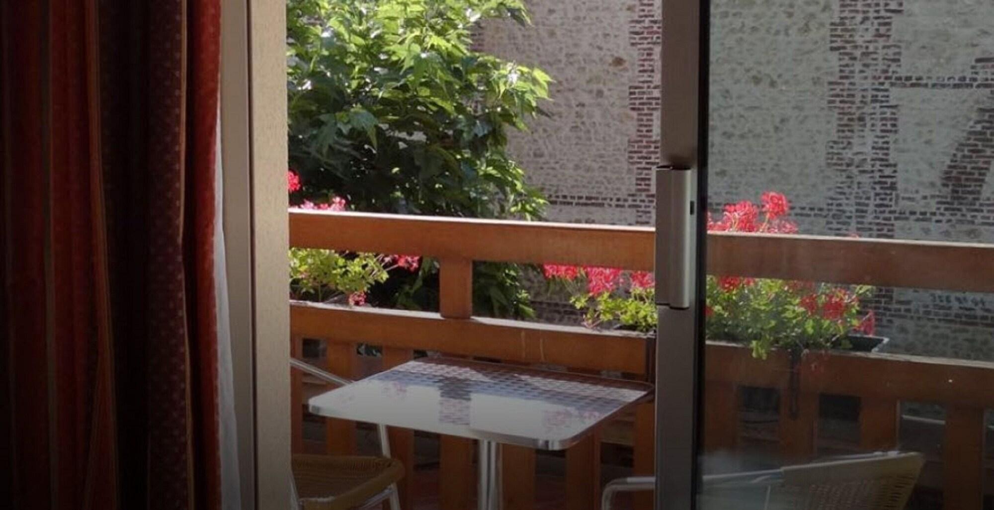 Le Trophee Boutique Hotel Spa- La Loggia Appart'Hotel Deauville Exterior foto