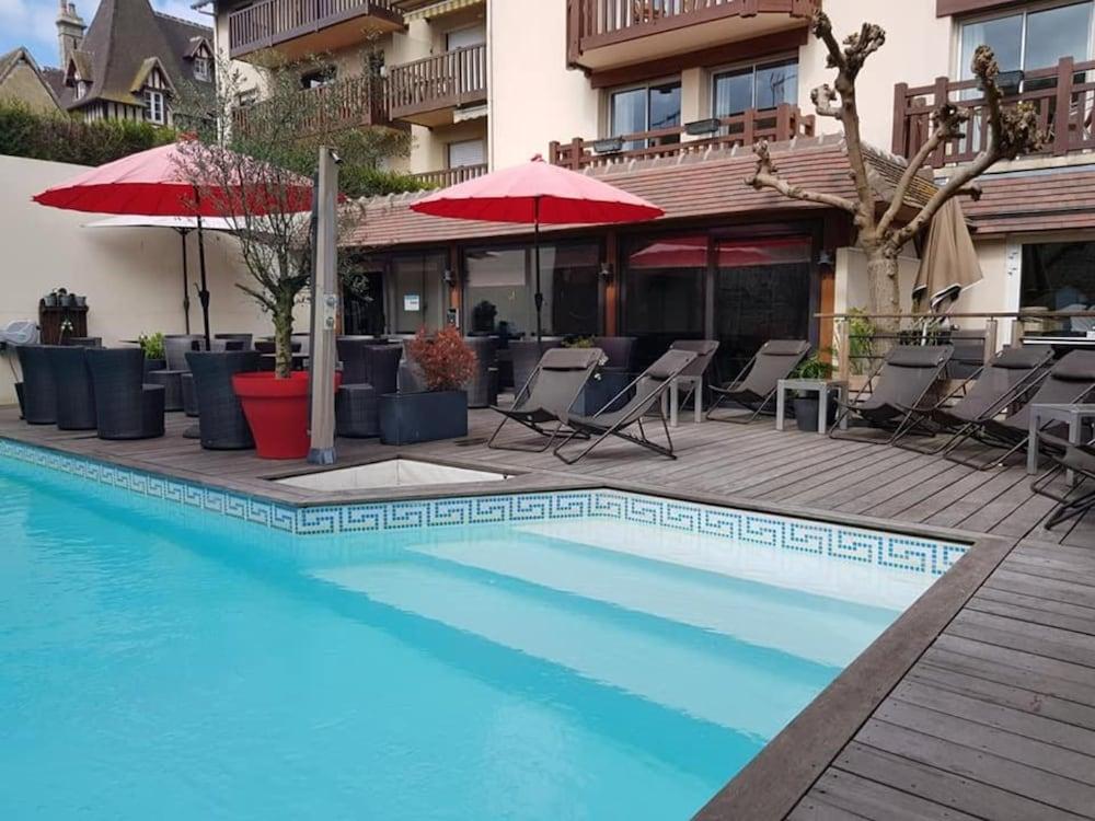 Le Trophee Boutique Hotel Spa- La Loggia Appart'Hotel Deauville Exterior foto